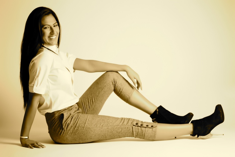 Female model photo shoot of Alejandra Arias Ramos