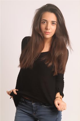 Female model photo shoot of Francesca xoxox