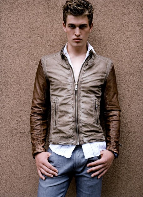 Male model photo shoot of Ethan Connor in NYC
