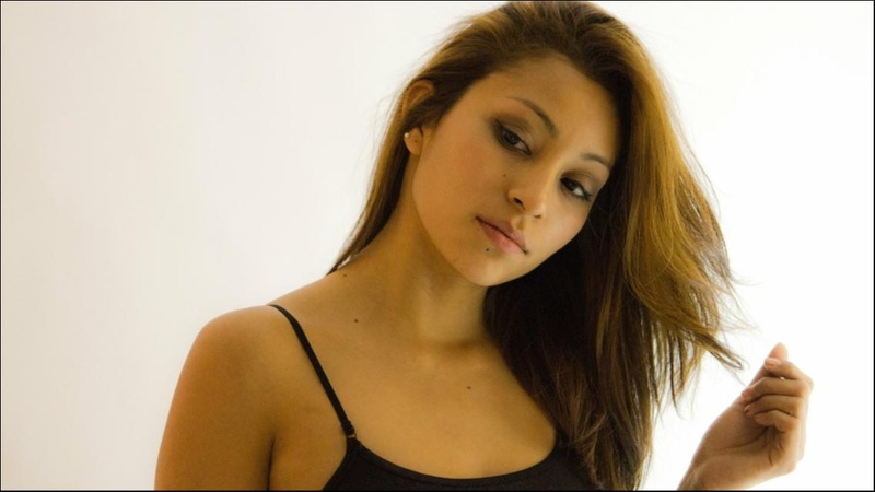 Female model photo shoot of AdrianaG