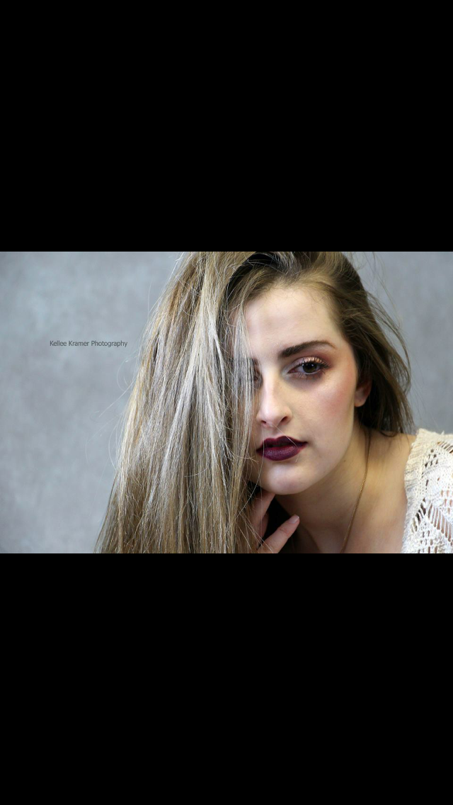 Female model photo shoot of Alexismarie0