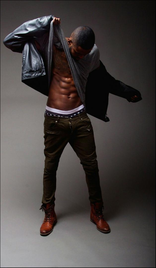 Male model photo shoot of Goey Lucien