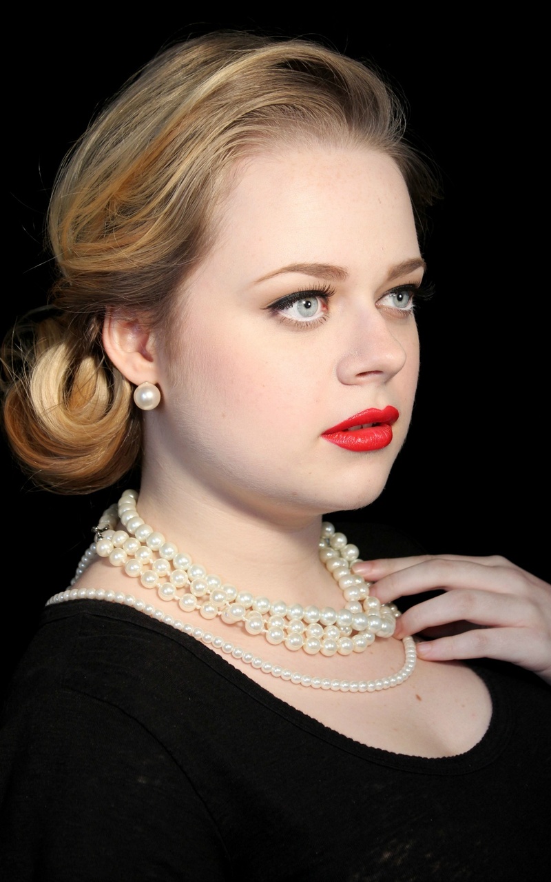 Female model photo shoot of Mikaela Peterson Makeup
