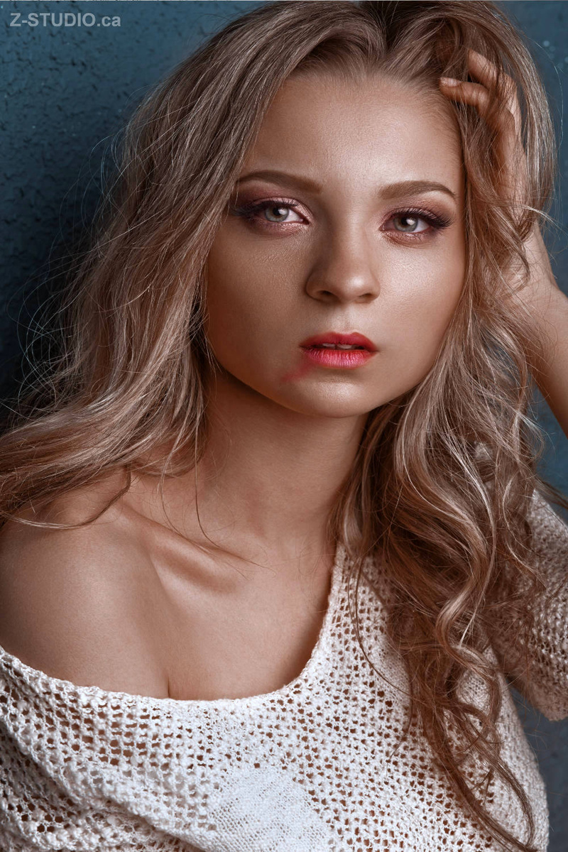 Female model photo shoot of ILONA-ILONA by z-studio in Chelyabinsk