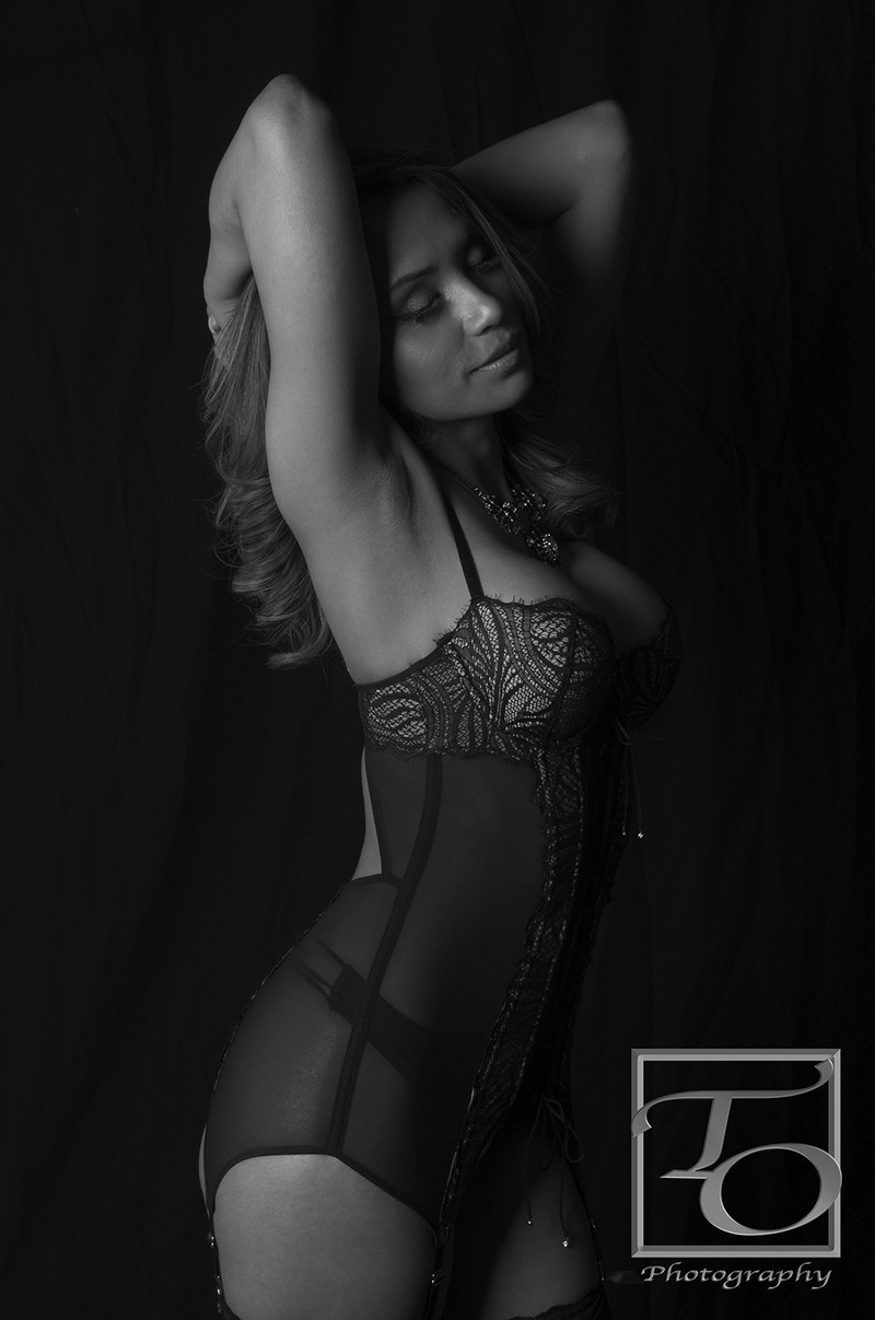 Female model photo shoot of Thy by PharaohofPhotography