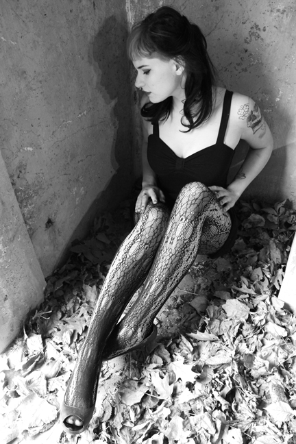Female model photo shoot of Lindsay Mayer