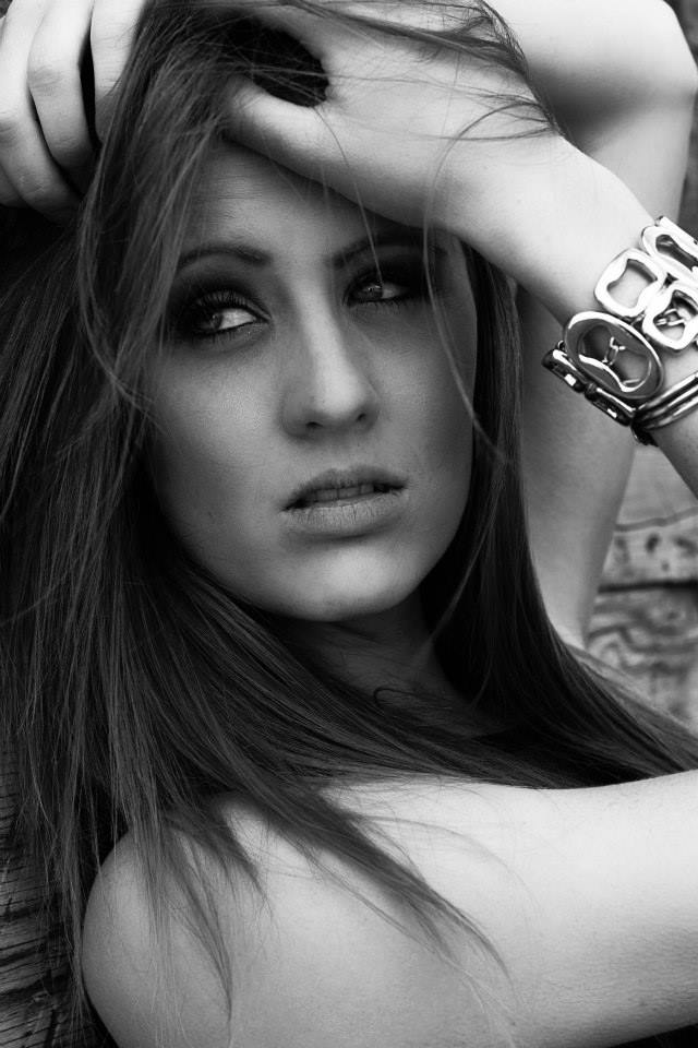Female model photo shoot of Jordan Chantel
