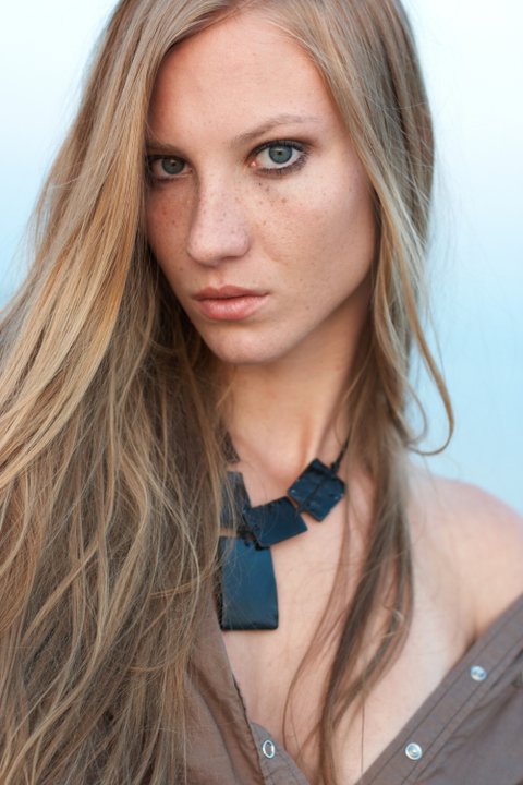 Female model photo shoot of larosa