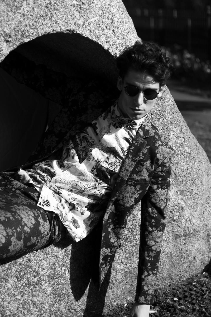Male model photo shoot of Elliott Rogers in Brick Lane
