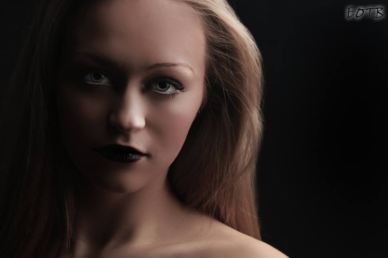 Female model photo shoot of artisticmodel