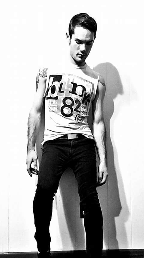Male model photo shoot of Davi Lee