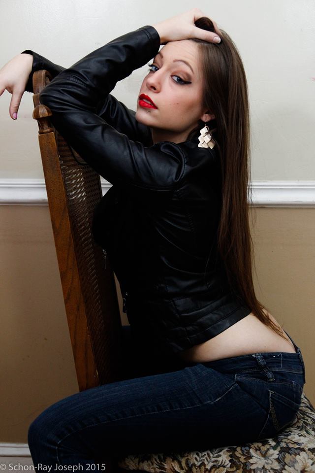 Female model photo shoot of DesireeEllenor by Raymix1000