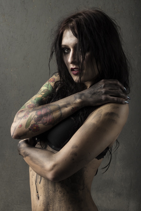 Female model photo shoot of Toxicwalls