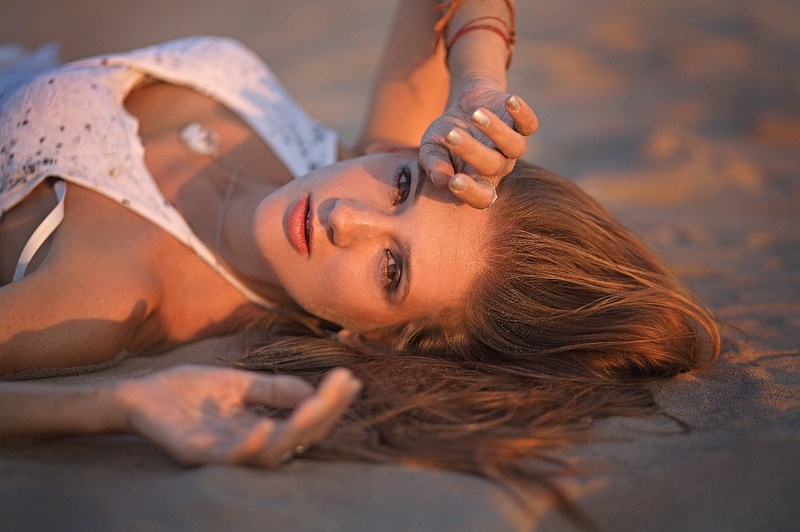 Female model photo shoot of yulialeya in india