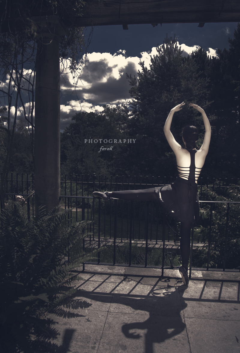 Female model photo shoot of Melinoe Immortal by farah photography