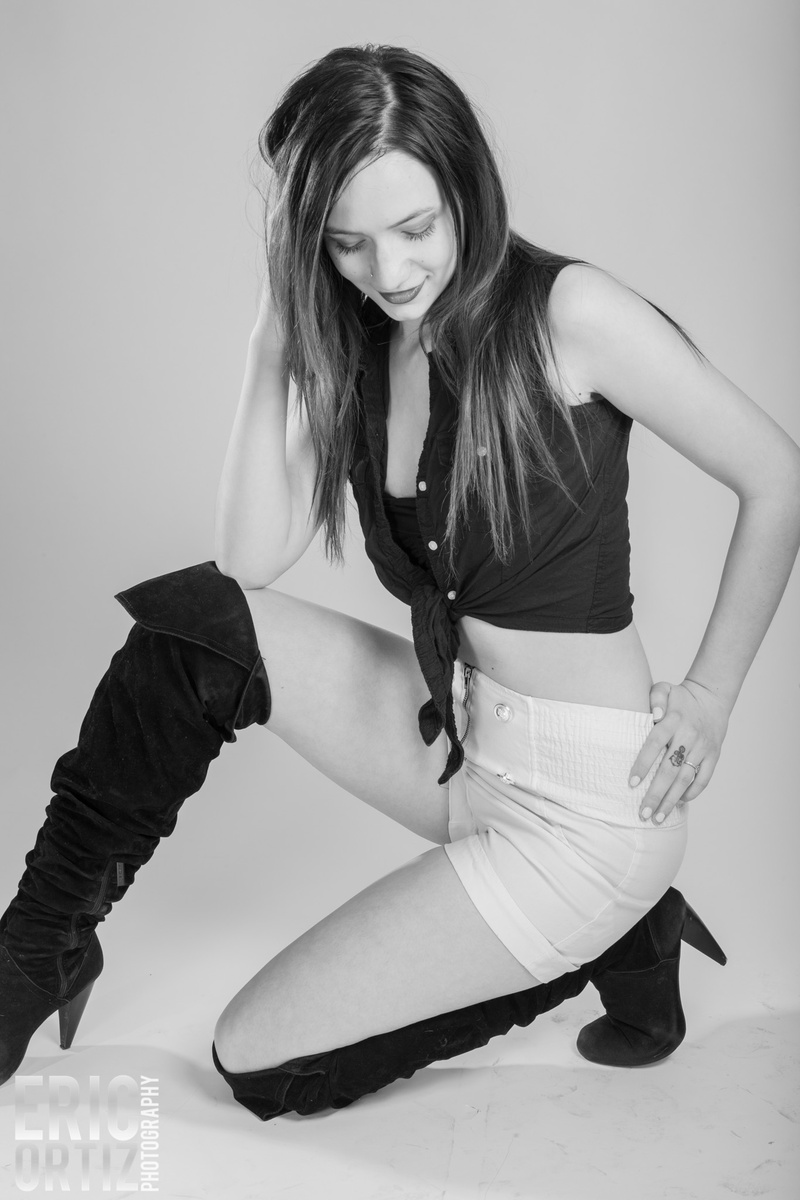 Female model photo shoot of Giavonna Paglia