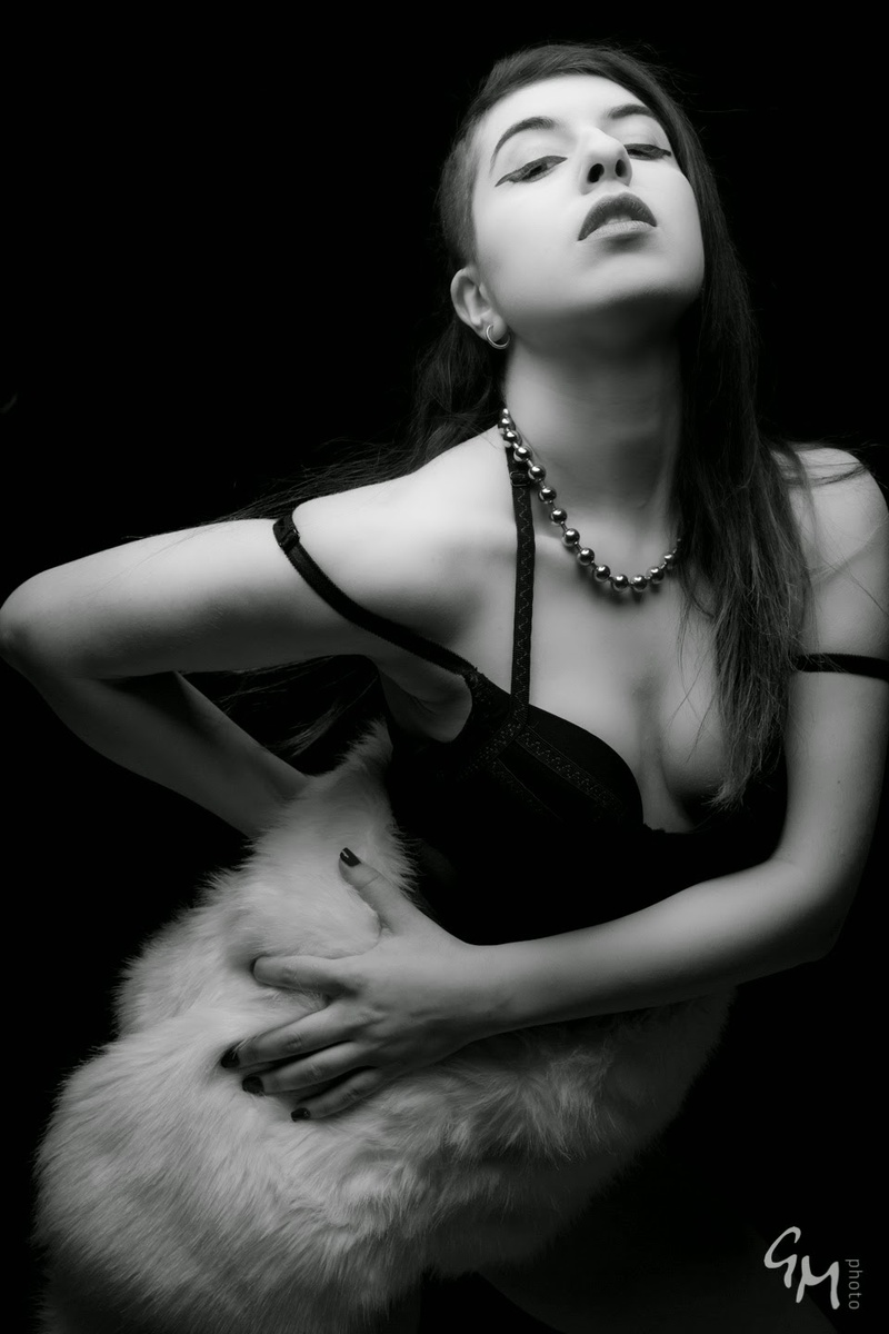 Female model photo shoot of Nune Hov