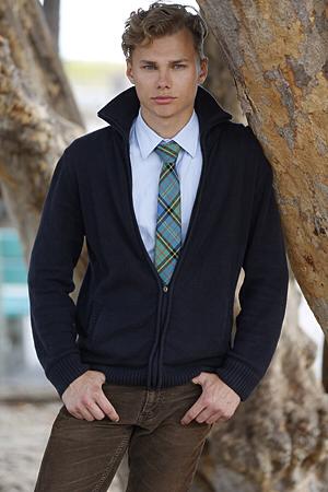 Male model photo shoot of Aleks Popkov