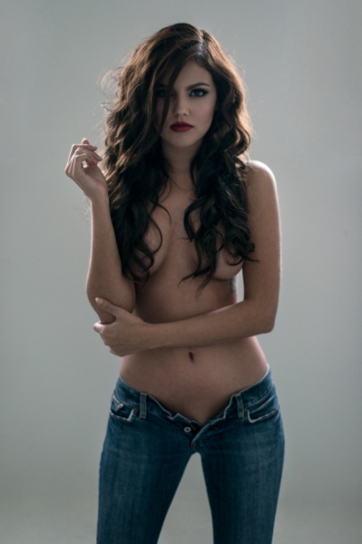Female model photo shoot of Susan Zeytuntsyan