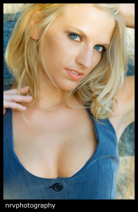 Female model photo shoot of soniablade88 in South Carolina