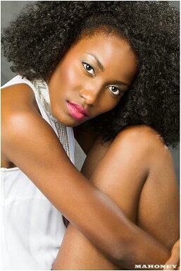 Female model photo shoot of Anmwesexi