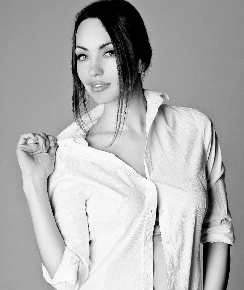 Female model photo shoot of Yuliakrutova