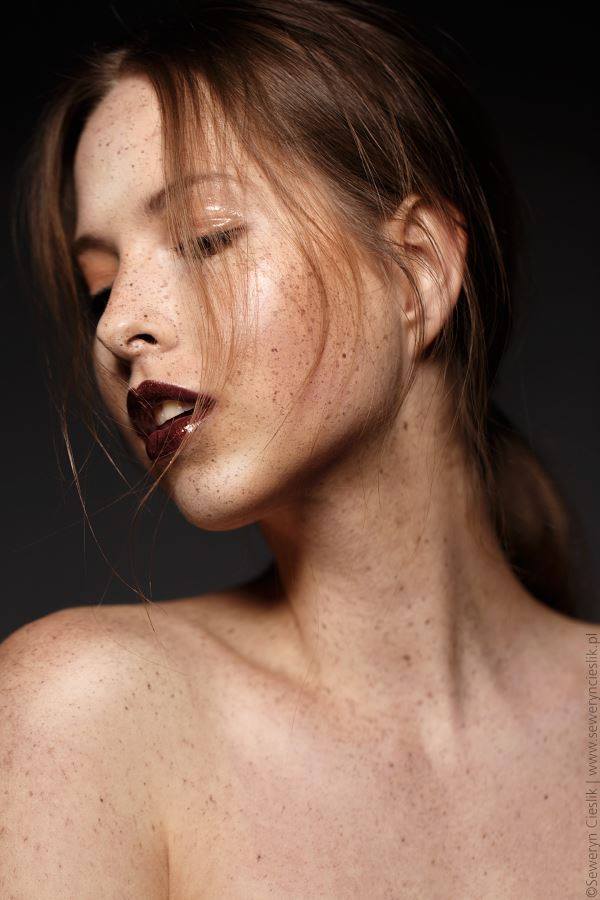 Female model photo shoot of Anna Sokolowska MUA
