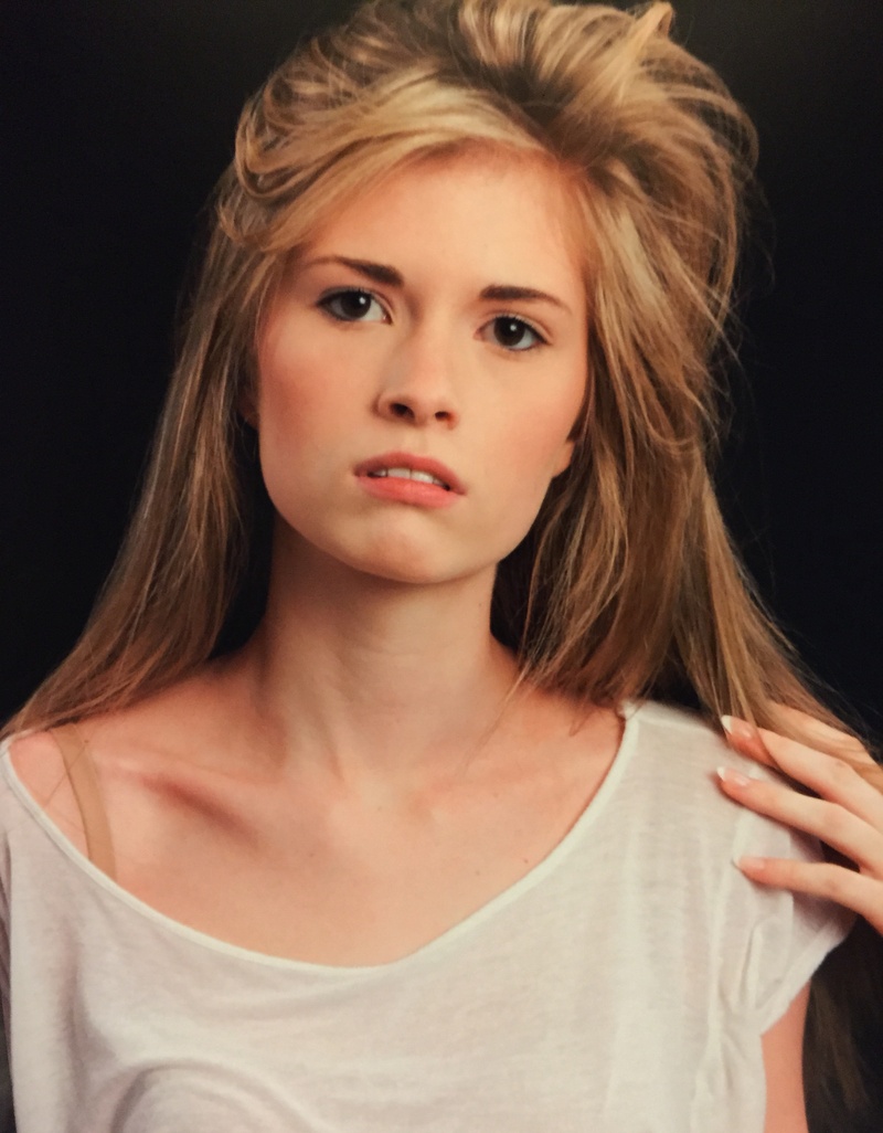 Female model photo shoot of Katie_TheWoodlands
