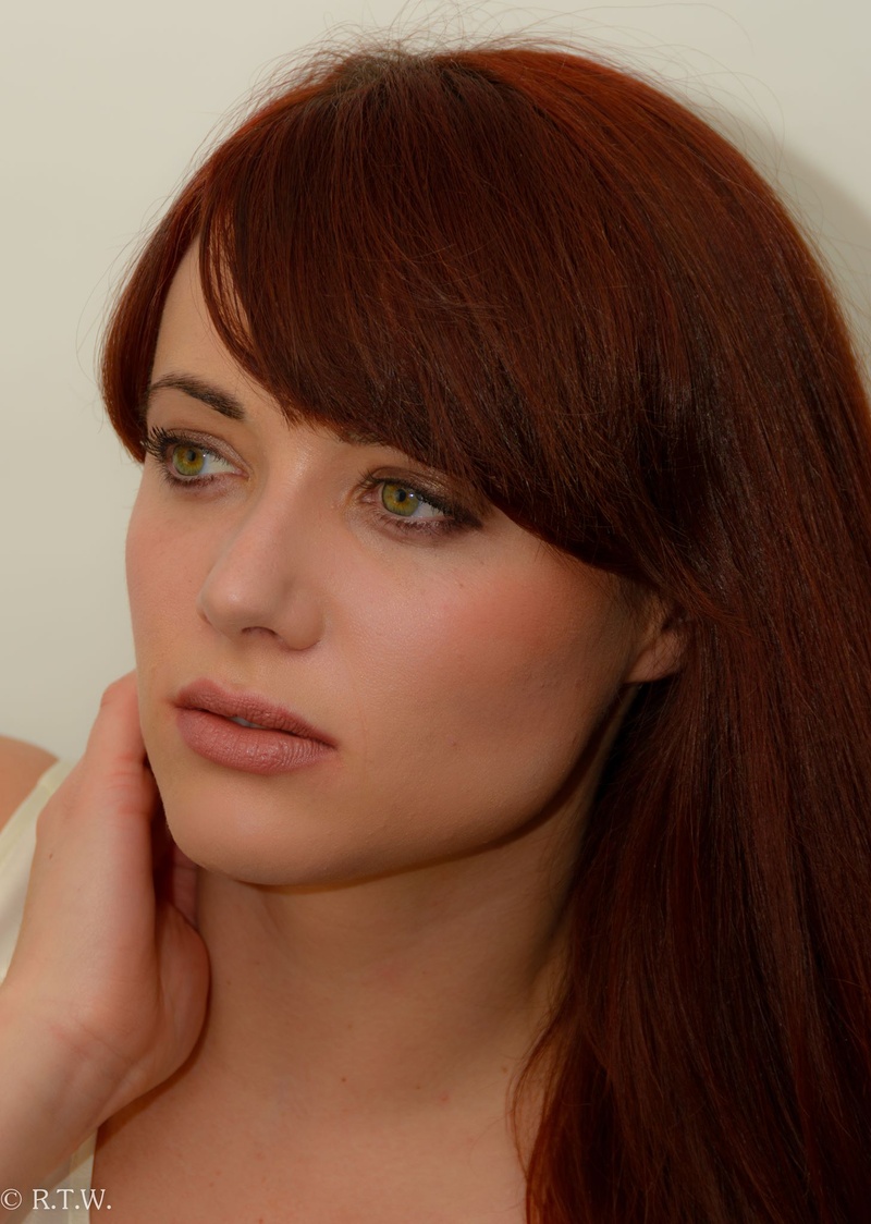 Female model photo shoot of Acirelynne