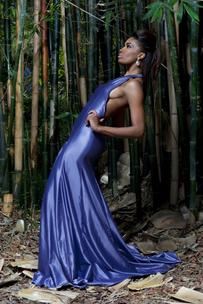 Female model photo shoot of Ariana Grajeda by ROOM703 in UCLA Garden