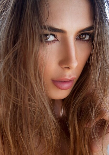 Female model photo shoot of Khamilia Levonne
