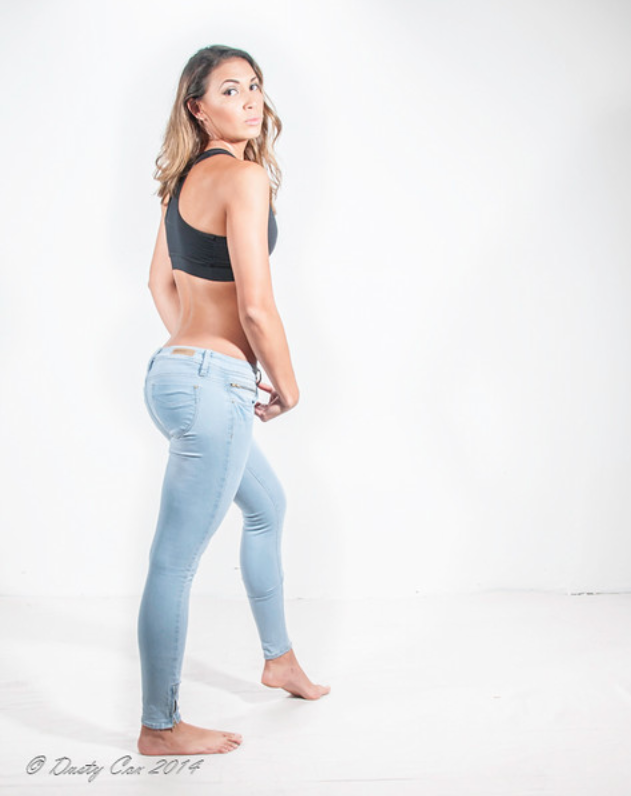 Female model photo shoot of HeidyGFit