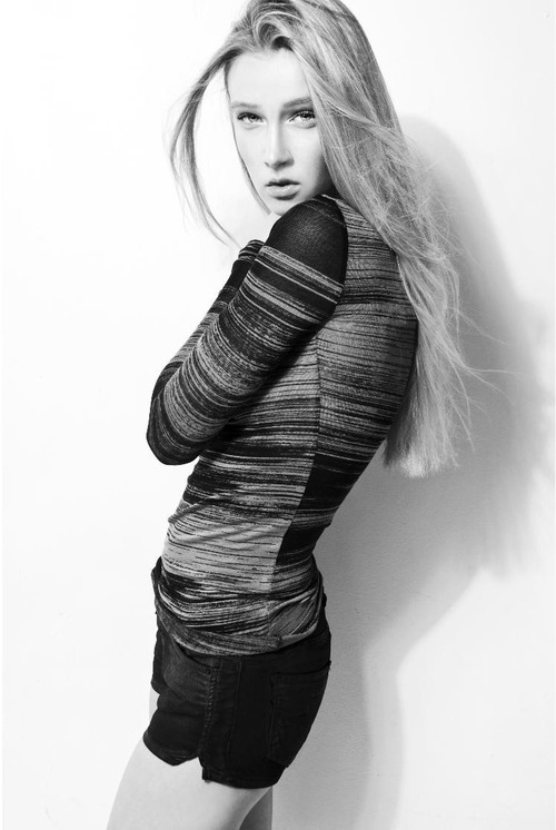 Female model photo shoot of MariaChapovalova