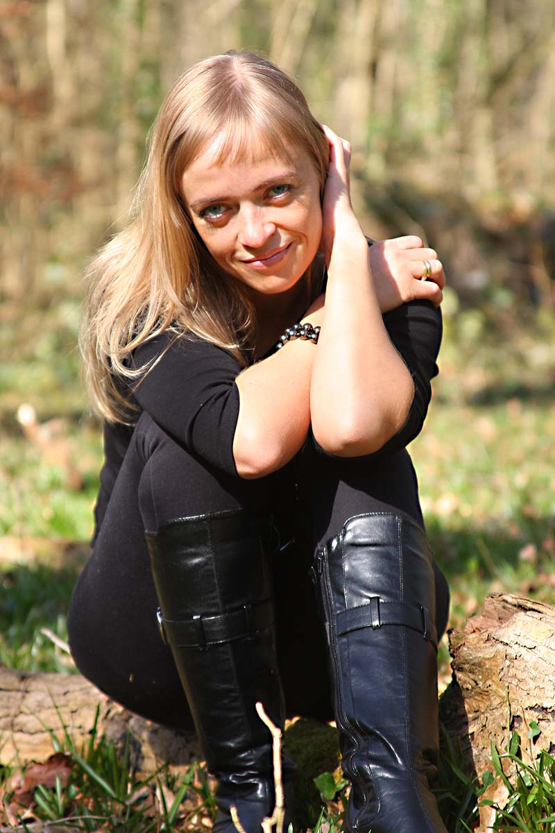 Female model photo shoot of ieva174