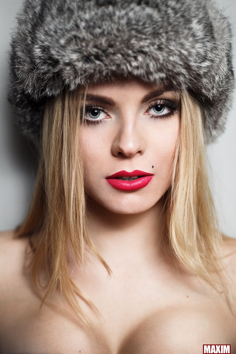 Female model photo shoot of Elena Dmitrieva