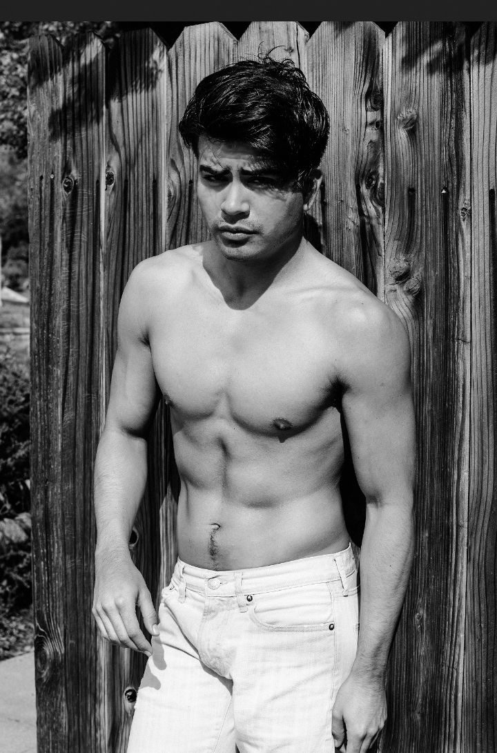 Male model photo shoot of Juan Jose Dubon