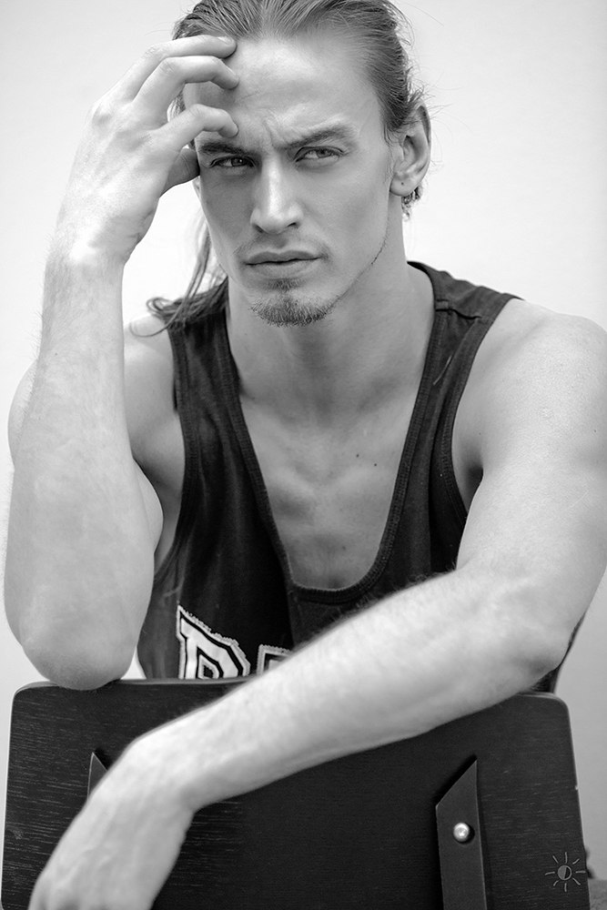 Male model photo shoot of Evgeniy Zabolotny