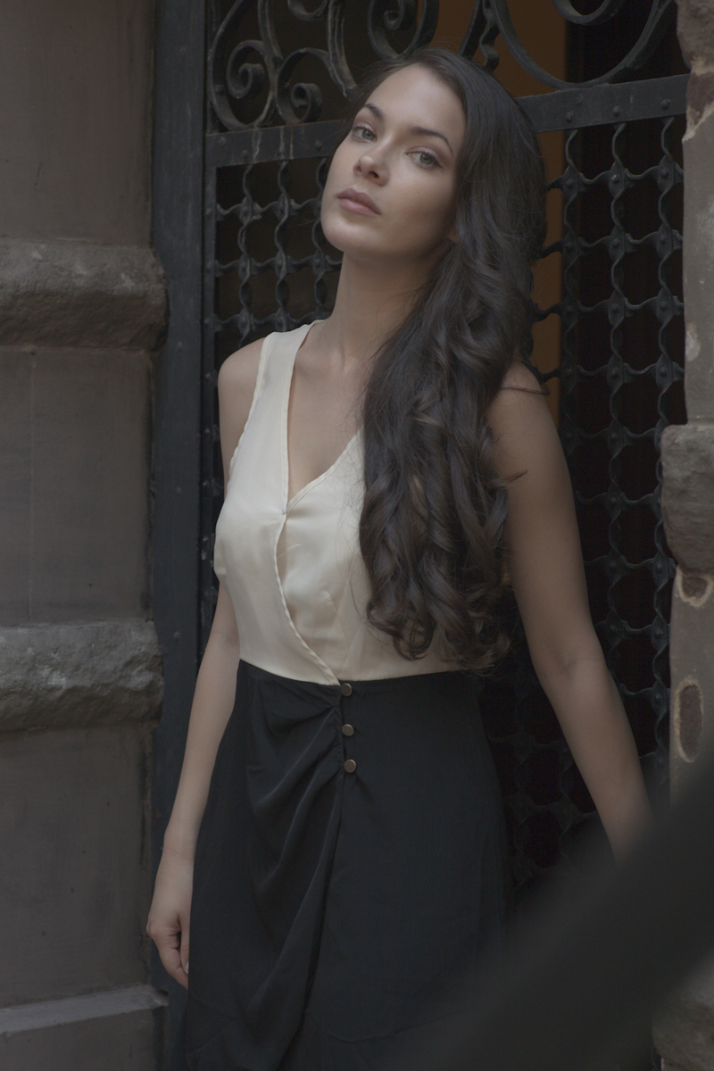 Female model photo shoot of Gigi Ari