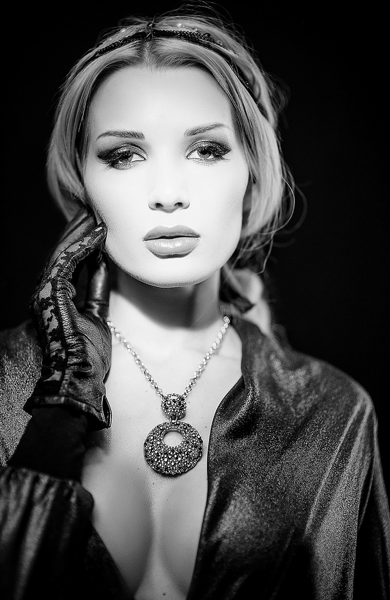 Female model photo shoot of AnnaKiev 