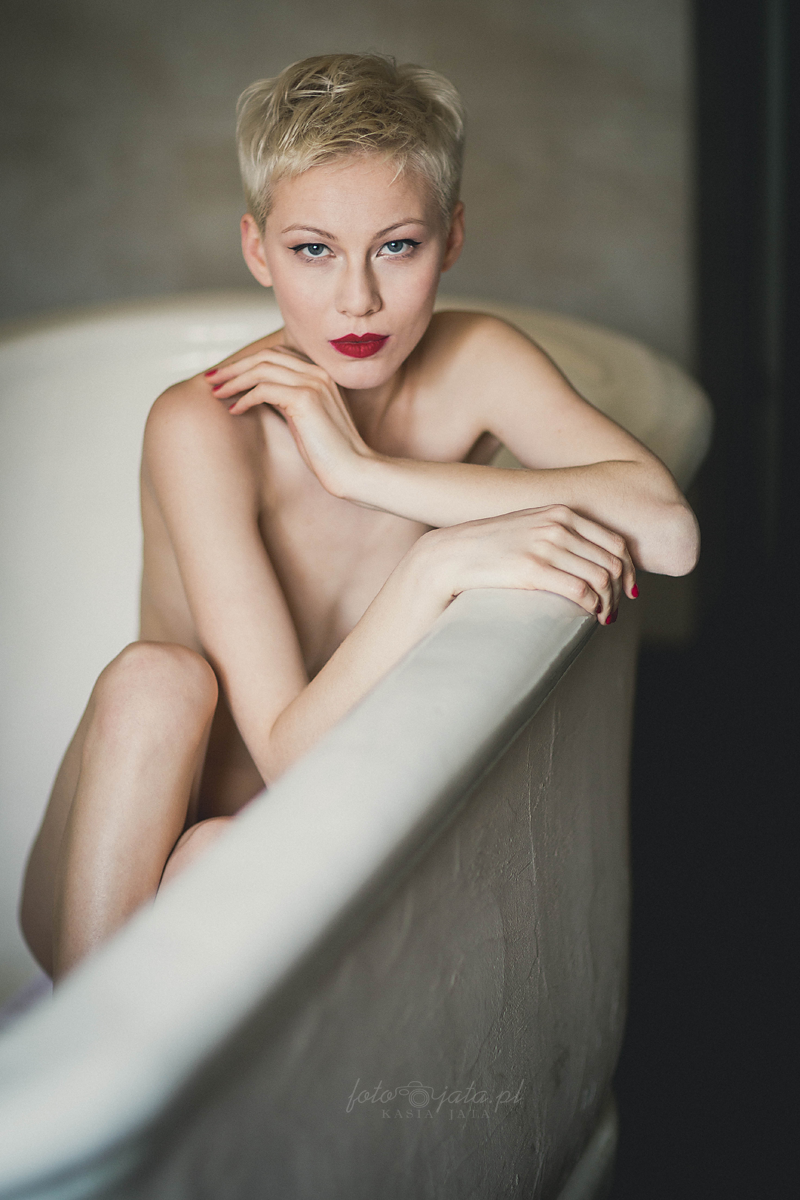 Female model photo shoot of m-bronx in Lubostroń