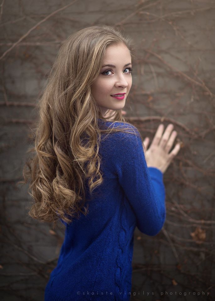 Female model photo shoot of Irina_13