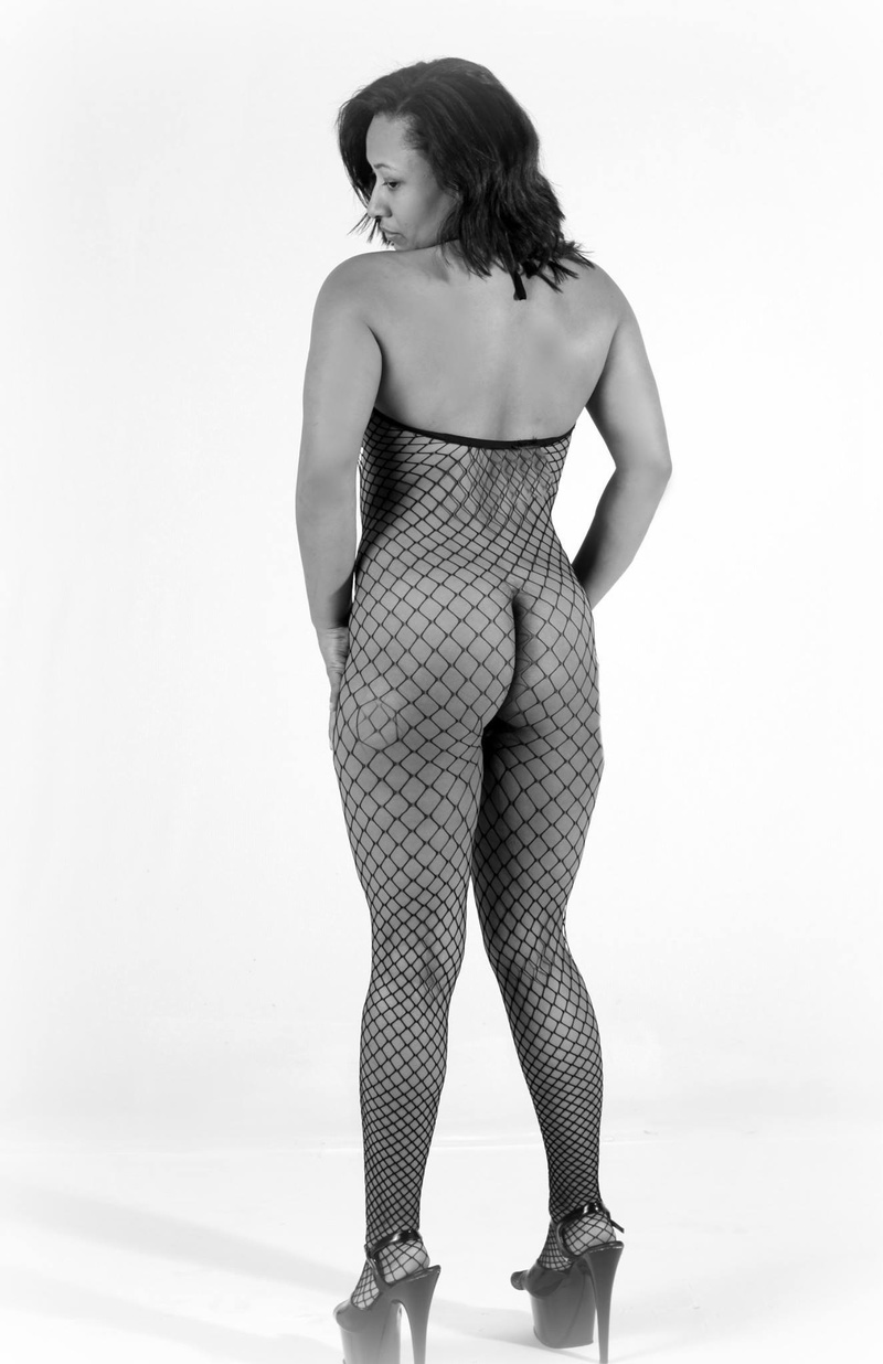 Female model photo shoot of Vixxen87 in richmond,va