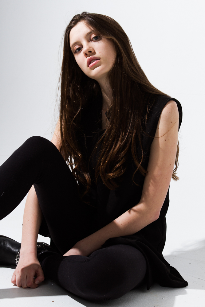 Female model photo shoot of Melinda Repetti