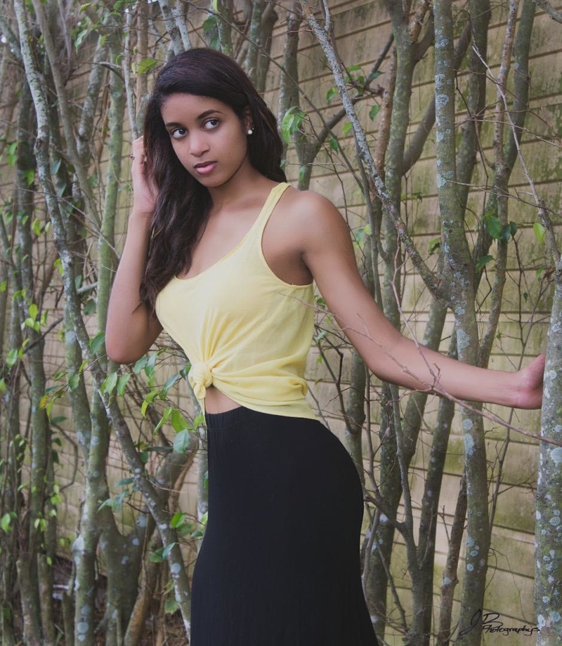 Female model photo shoot of Yesenia Ramirez
