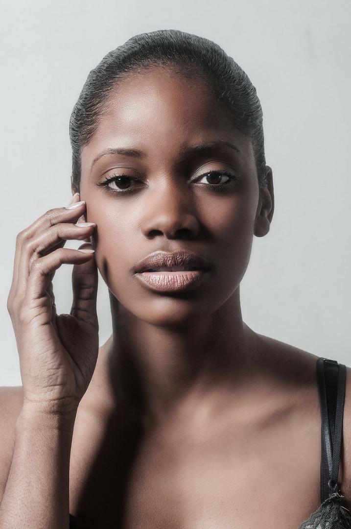 Female model photo shoot of Ebonee J by JOSHUA BLACK, makeup by Lovisa Woodson II