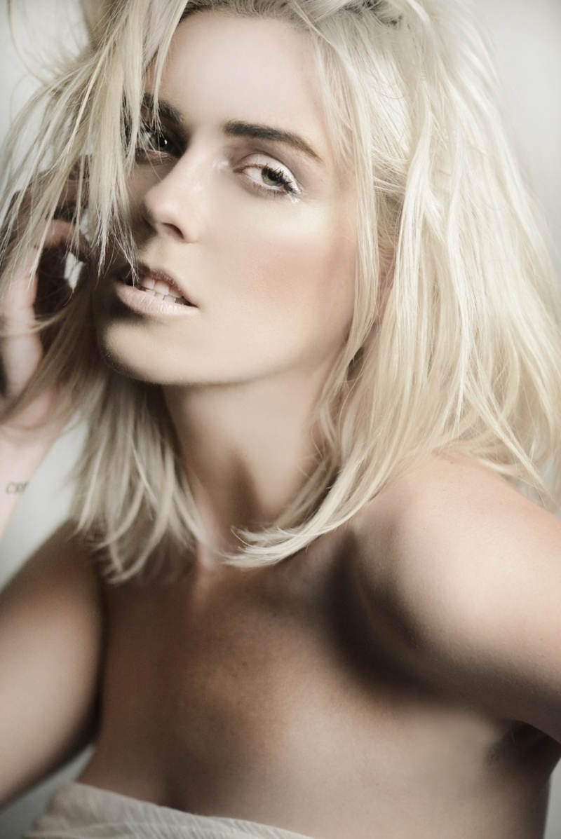 Female model photo shoot of NoelleLartigue