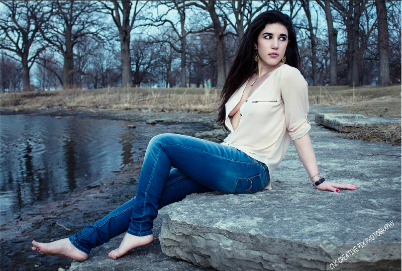 Female model photo shoot of DariaRahimian