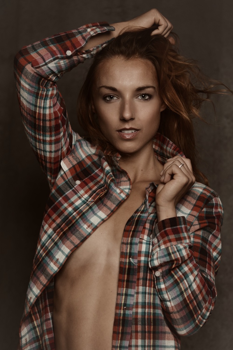 Female model photo shoot of AGrabiec by Robert Weissner