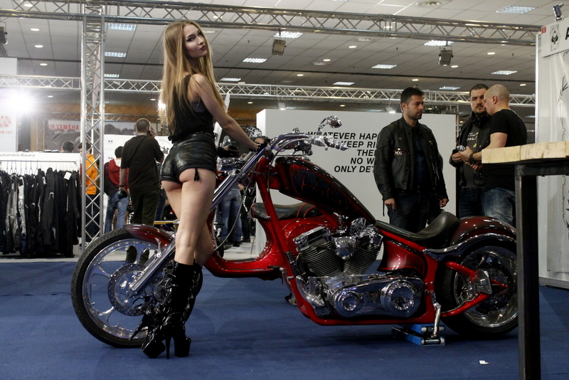 Female model photo shoot of HarleyQueen