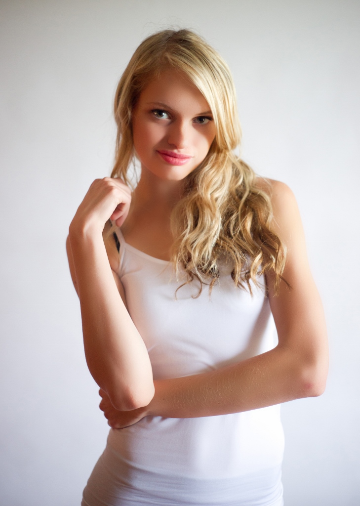 Female model photo shoot of LaurenKimberlieBrown